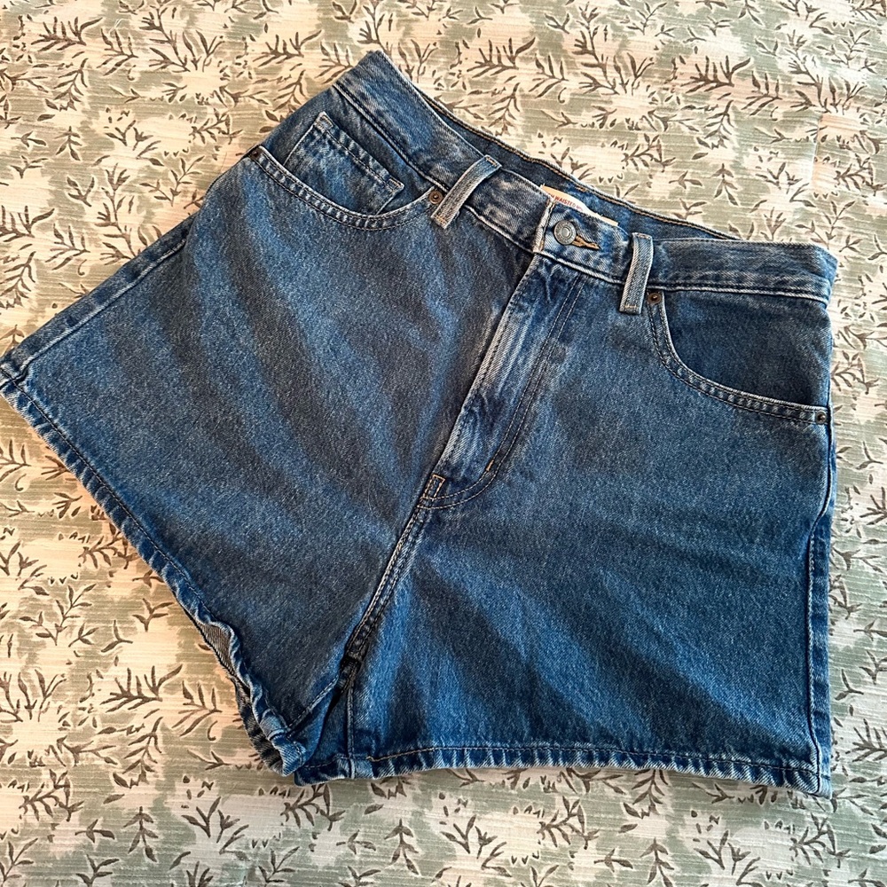 Levi’s High Waisted Mom Shorts